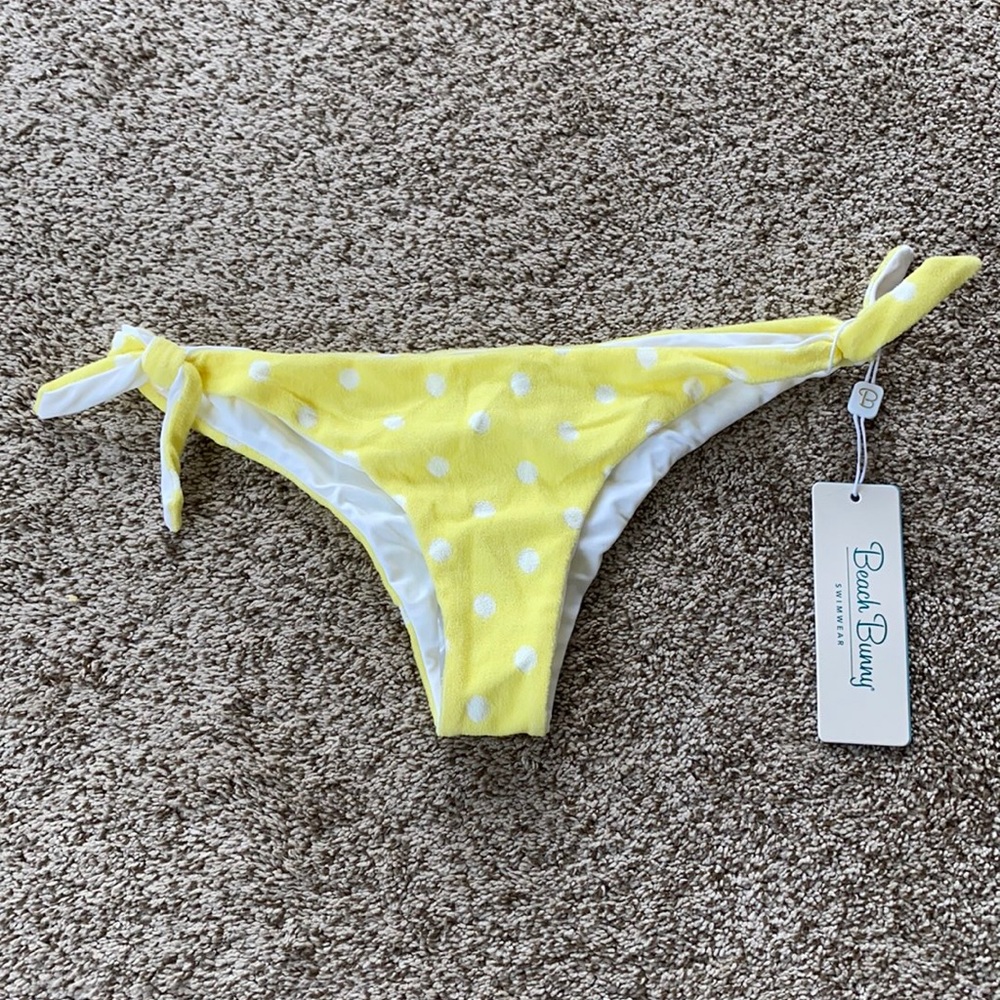 Beach Bunny Sutton skimpy bottom medium